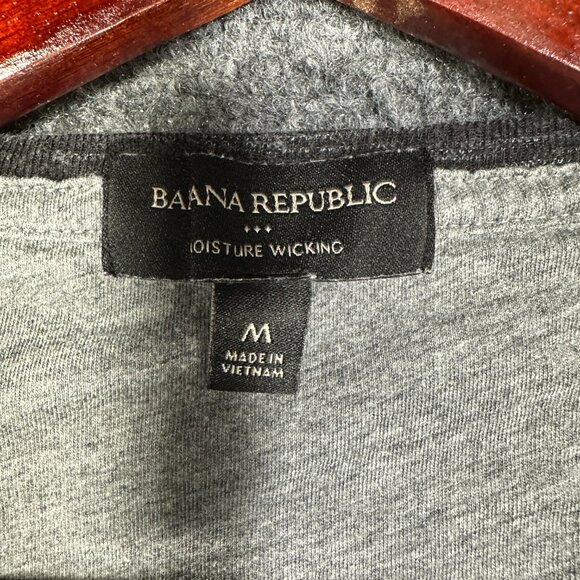 Banana Repubilc Shirt Mens Medium Gray Black Moisture Wicking Pullover Long Slee - Picture 4 of 7